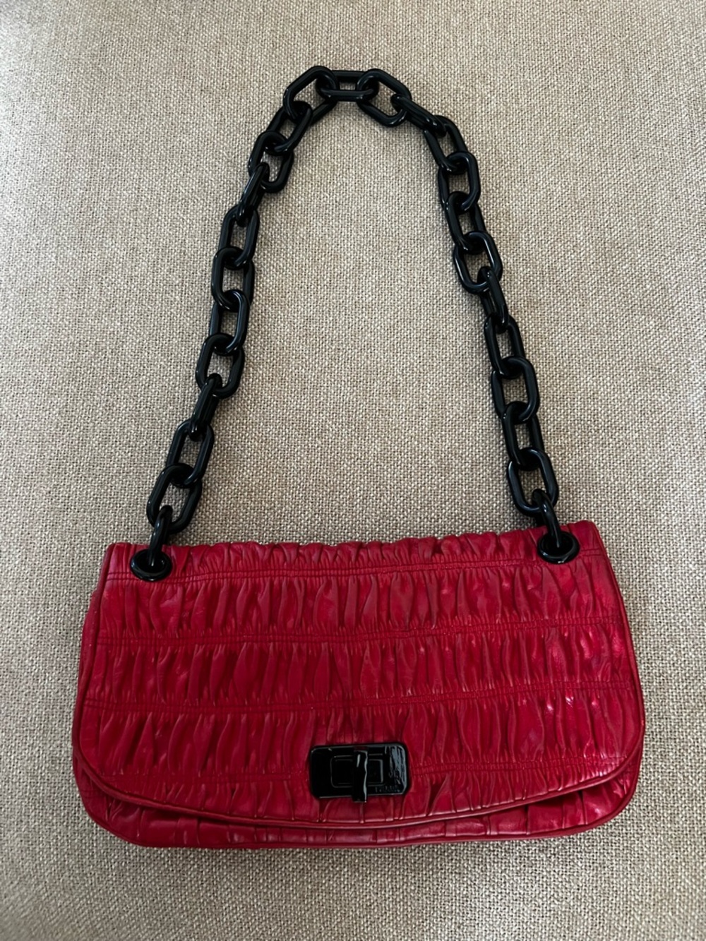 Prada Red Gaufre bag - Picture 4 of 15